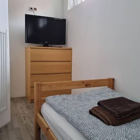 Ferienwohnung/Monteurwohnung Alte Garage Ahnatal Экстерьер фото