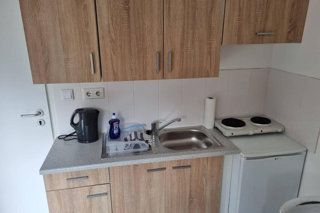 Ferienwohnung/Monteurwohnung Alte Garage Ahnatal Экстерьер фото
