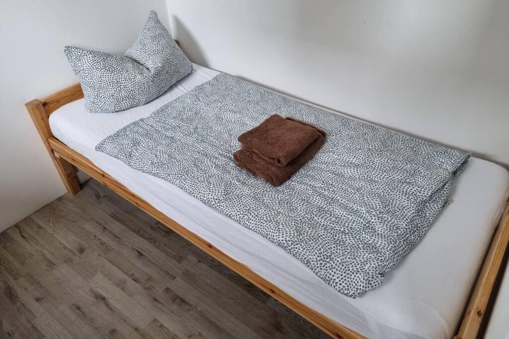 Ferienwohnung/Monteurwohnung Alte Garage Ahnatal Экстерьер фото