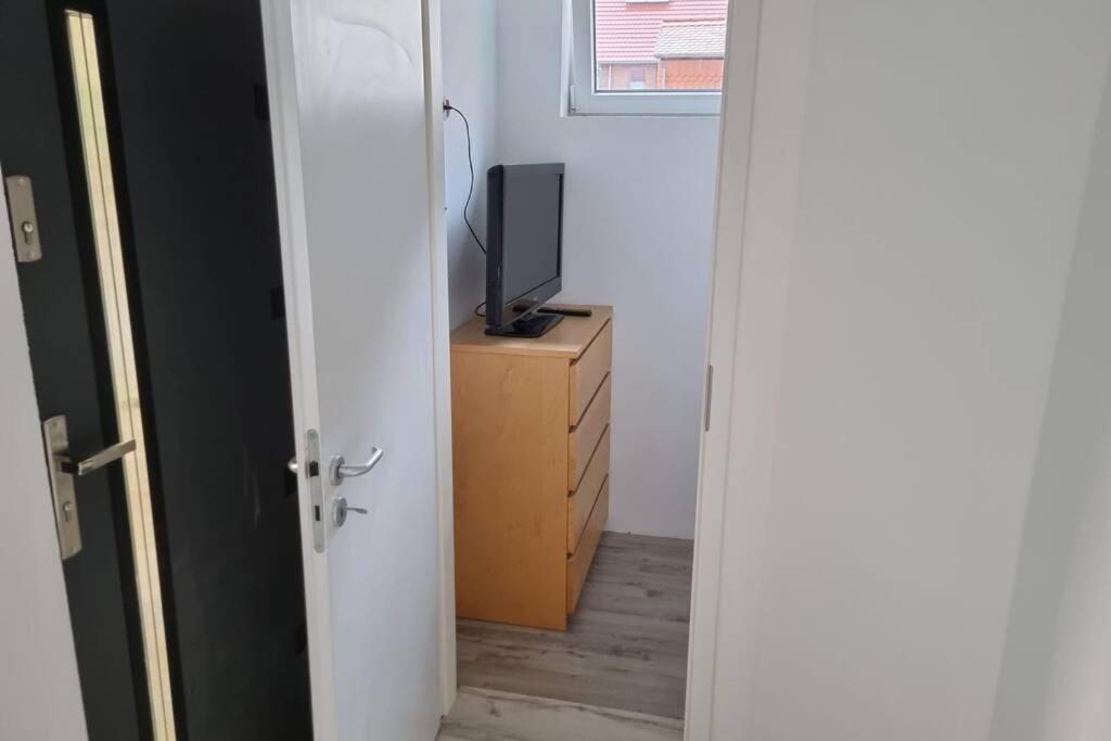 Ferienwohnung/Monteurwohnung Alte Garage Ahnatal Экстерьер фото