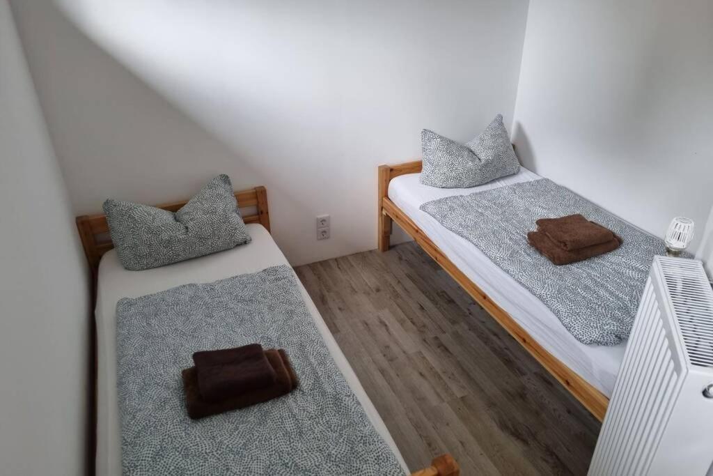 Ferienwohnung/Monteurwohnung Alte Garage Ahnatal Экстерьер фото